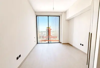Front Facing | Mid Floor | Luxury Living