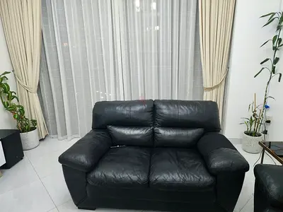 5 seater leather sofa black color
