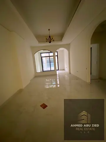 شقة أول ساكن للإيجار في التلة عجمان | غرفة ماستر وصالة ومجلس وخزائن بالحائط وبلكونة ومسبح وجاكوزي وشهر مجاناً | 38 ألف على 4 أو 6 دفعات موقع مميز