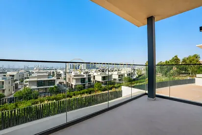 5BR+Maid | HUGE Plot Size | Near Amenities
