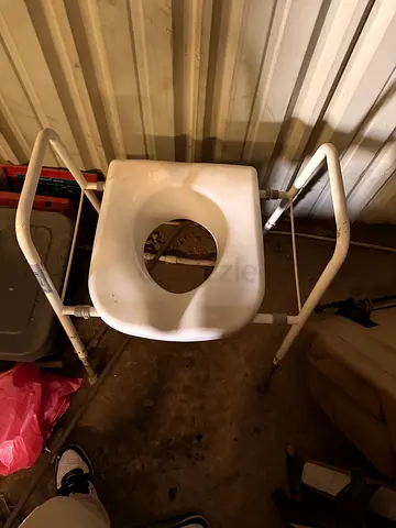 Medical seat for elderly