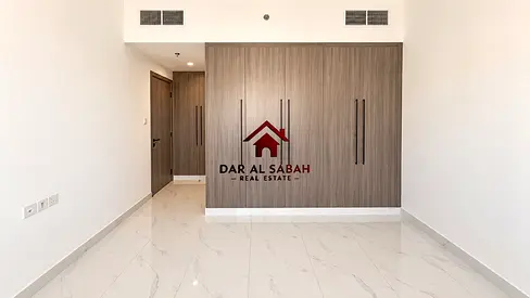 Huge layout with covered parking or master bed with wardrobe/open view balcony