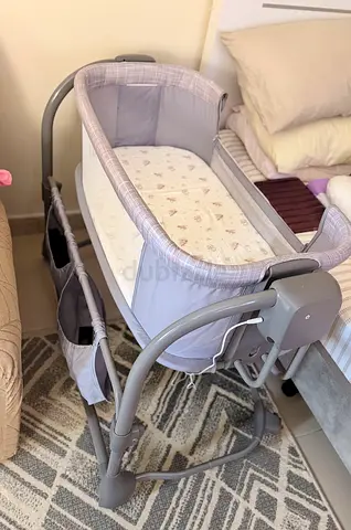 Mastela Alferd Automatic Swing Bassinet