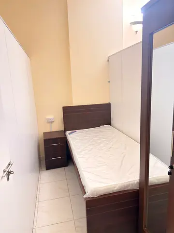 PRIVACY CABIN SPACE FOR KERALA (MALE ) NEAR DAFZA METRO STATION ( 1400 ALL INCLUDED)