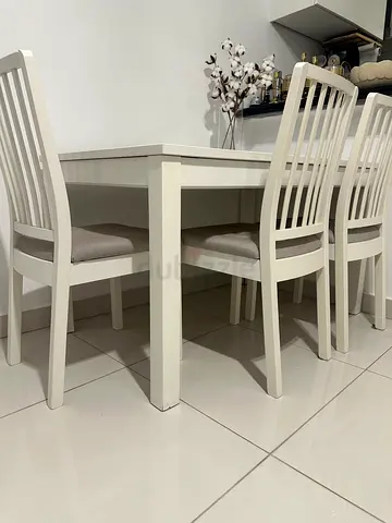 Ikea White wooden dining table with 4 matching chairs - good condition