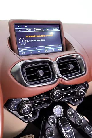 2023 Aston Martin VANTAGE — миниатюра 11