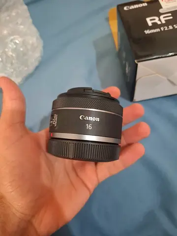 16mm F2.8 STM RF lens