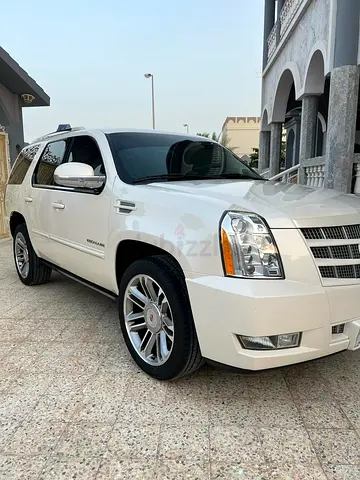 2013 Cadillac Escalade ESV Platinum GCC Specs