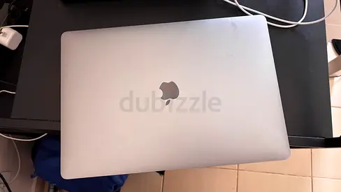 Apple MacBook Pro 15-inch Silver 2017
