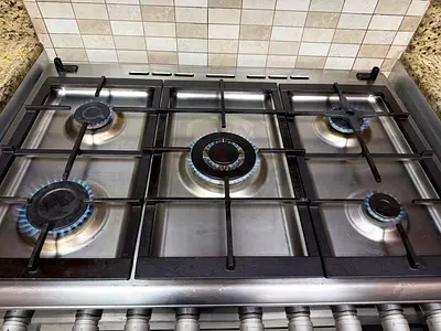Siemens 5-burner 90cm gas cooker/range with large built-in oven.