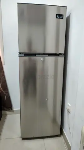 Media stainless steel top-freezer refrigerator - good condition