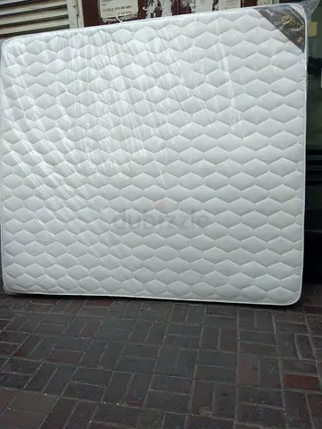 180x200cm King size mattress. Same day delivery available