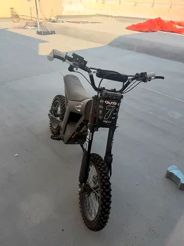 Kids electric dirt bike / mini motocross - good condition