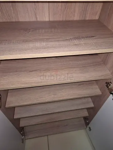 Shoe cabinet