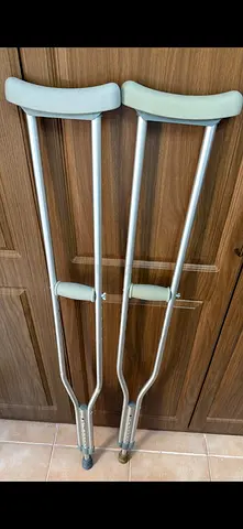 Adult crutches for free