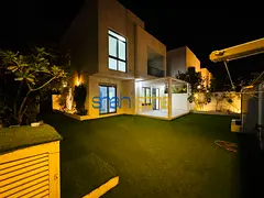 Corner Unit | Ready to Move In | 4 Bedroom | Closed Kitchen | Direct to Pool and Park