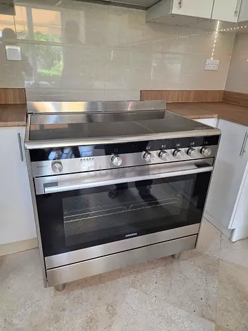 Siemens New Model Electric Cooker 90x60cm IQ700
