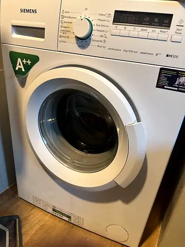 Siemens iQ300 Washing Machine 6kg, 1000rpm (Door Seal Issue)