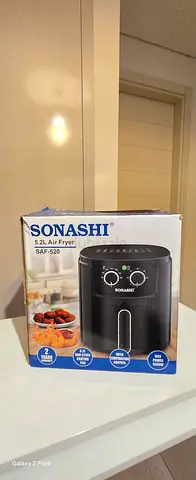 Sonashi 5.8L Air Fryer - Black (Like New, Boxed)