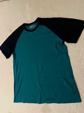 Green and black short-sleeve raglan T-shirt - casual wear