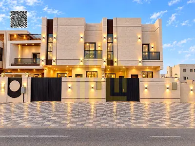 Family-friendly townhouse – two floors plus a roof terrace. Price negotiable (registration fees included). Direct from the owner. Freehold ownership f