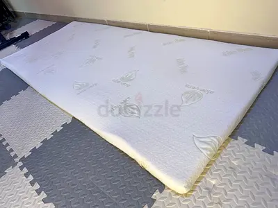 Single Aloe Vera Mattress Topper – 90 × 200 cm

Comfortable single mattress topper with an Aloe Vera