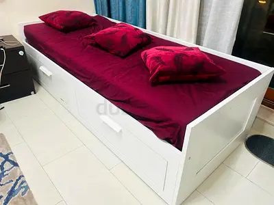 Convertible single bed For sale