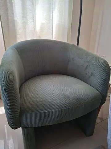 Modern Green Ribbed Armchair – Good Condition