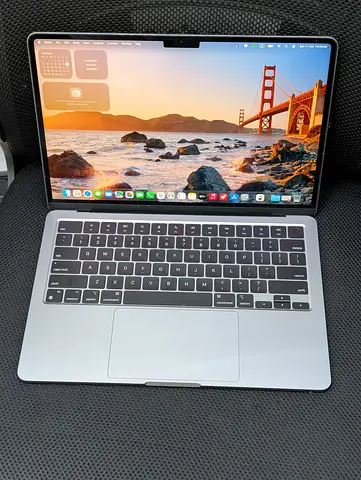 MacBook Air 13” M3 2024 — 16GB / 256GB SSD — MDM Bypassed 🔓
_ Good Condition 👍