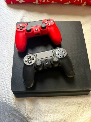 PlayStation 4 - 1 TB - UAE - 2 Original Controllers