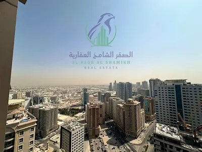 شقة غرفتين ماستر و2 حمام وصالة وبلكونة واطلالة مفتوحة وخزينة وباركنج مجاني وامكانية الدفع علي 6 شيكات في التعاون الشارقة