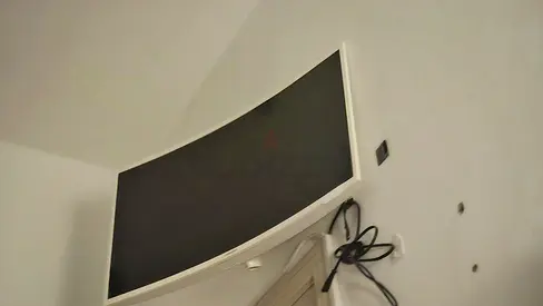Samsung 32in monitor