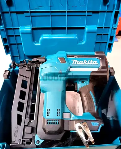 MAKITA DBN600 TORCH PIN NAILER 18V B.L