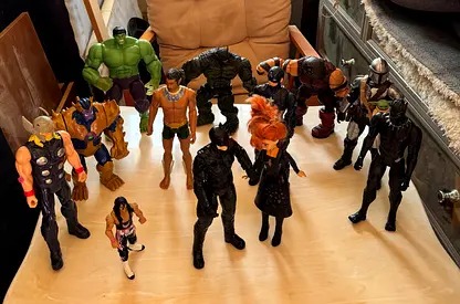 Free deliveCollection of Marvel & DC Action Figures — Mixed Lots (Hulk, Thor, Black Panther, Batman)