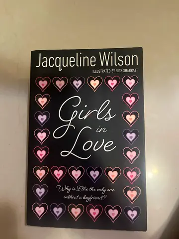 Girls in Love by Jacqueline Wilson (Paperback)