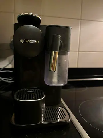 Nespresso Capsule Coffee Machine with Milk Frother