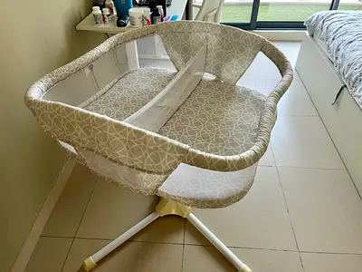 HALO Bassinest Twin Sleeper – Double Bassinet for Twins – Excellent Condition