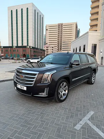 2018 Cadillac ESCALADE photo 3