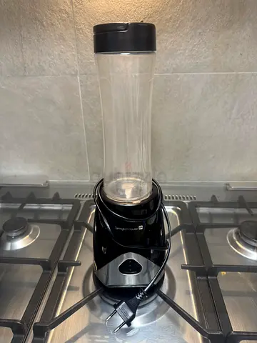 Blender smoothie maker with to go bottle