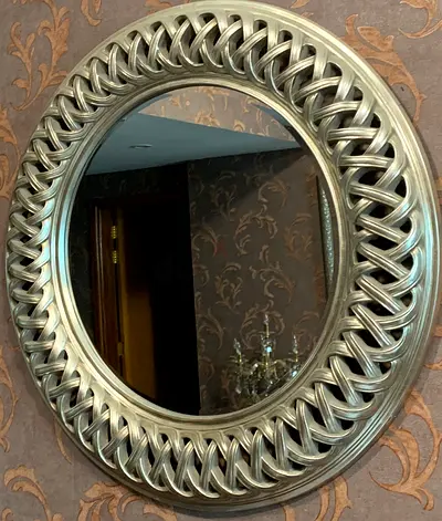 Round Decorative Wall Mirror with Silver Braided Frame