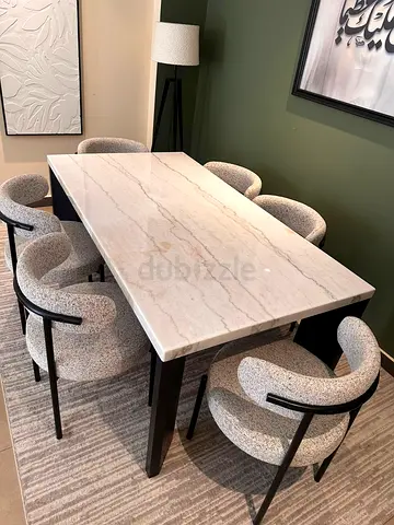 Dining table for sale