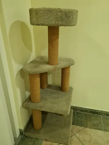 Used 3-tier Cat Tree with Scratching Posts