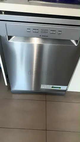 Ariston Stainless Steel Built-in Dishwasher - like new Condition 4 months old