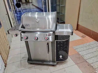 Weber Spirit S-320 Premium GBS (or similar 3-burner stainless steel model