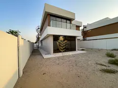 Detached 3-bedroom villa –ready to move–single row