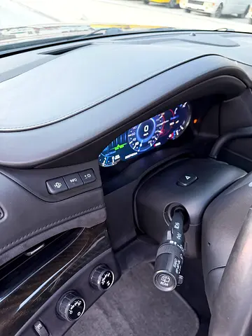 2018 Cadillac ESCALADE — миниатюра 18