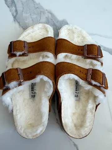 **Birkenstock* Arizona Shearling Brown suede sandals (size 31 no box)