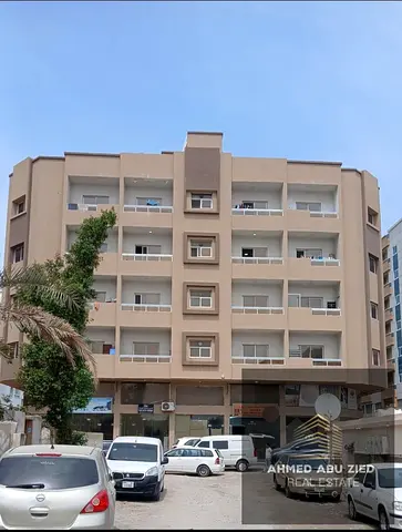 فرصة استثمارية مميزة للبيع في عجمان الراشدية 3  بناية سكنية تجارية زاوية G+4 بعائد استثماري مميز وموقع استراتيجي قريب من أهم الشوارع والخدمات
