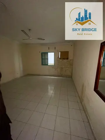 1bhk with Window AC and central gass only for family