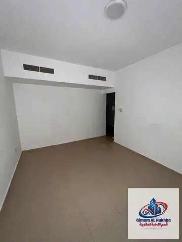 Lowest-priced unit featuring a room and a living area, with air conditioning and central gas, located in a family-friendly building;